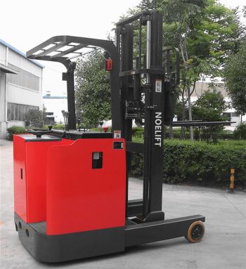 Mengeluarkan Forklift Jangkauan Elektrik Bekas Bateri 1.5tan